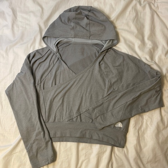The North Face Women’s Gray Motivation Cropped Wrap Sweatshirt Hoodie Size Large - Picture 1 of 9